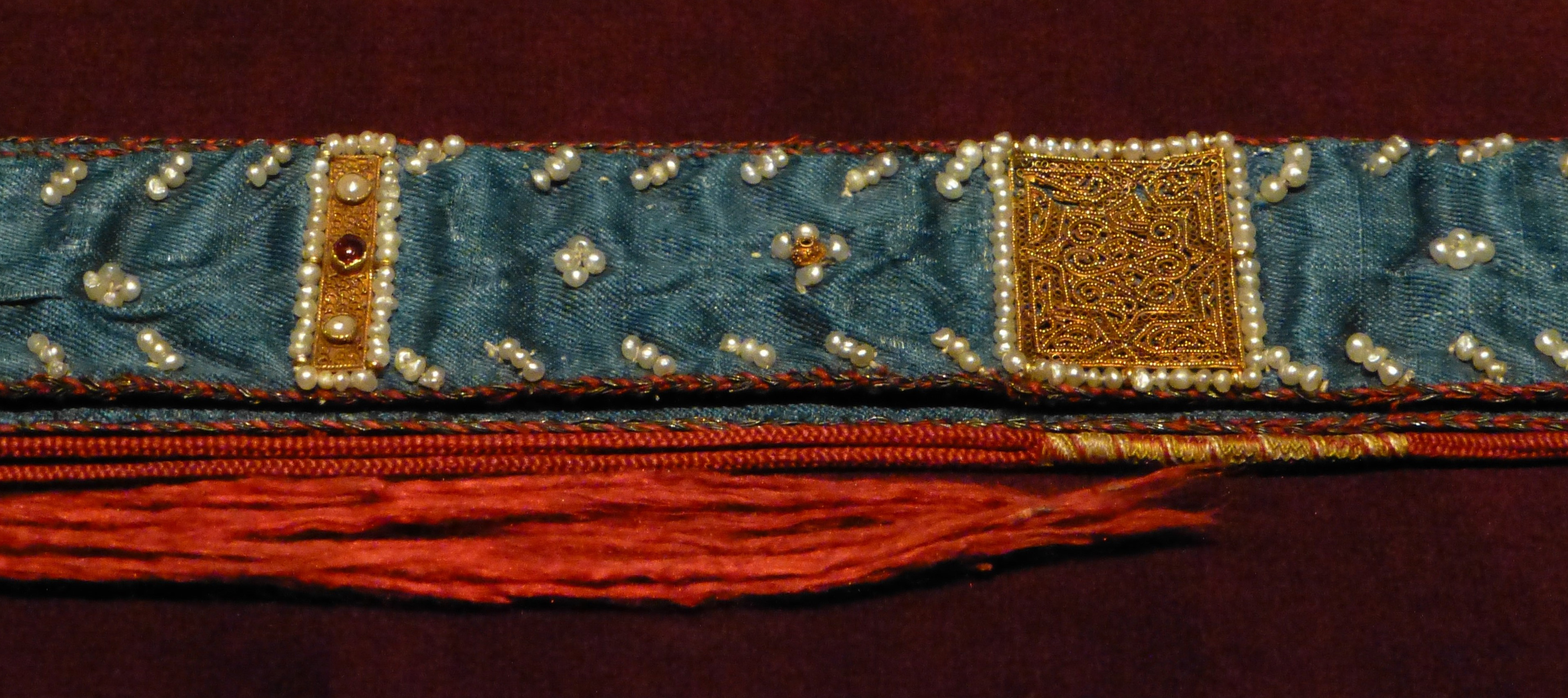 Cingulum (belt), probably belonging to King Roger II (crowned 1133/34), detail of belt fitting with granulation and filigree.